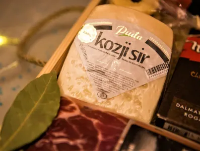 Dalmatinski poklon paket Velo misto Premium